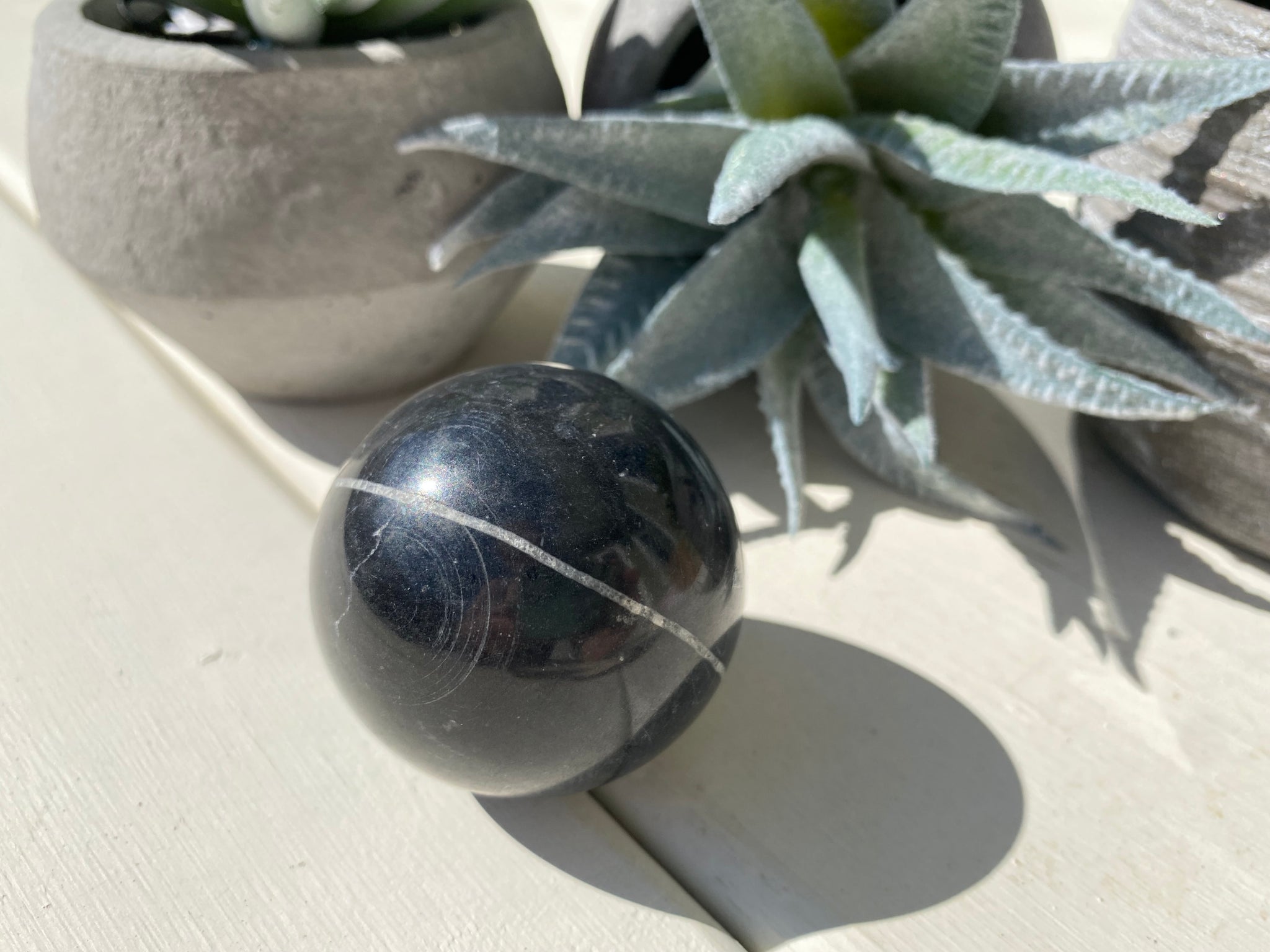 Onyx Sphere - Black Medium