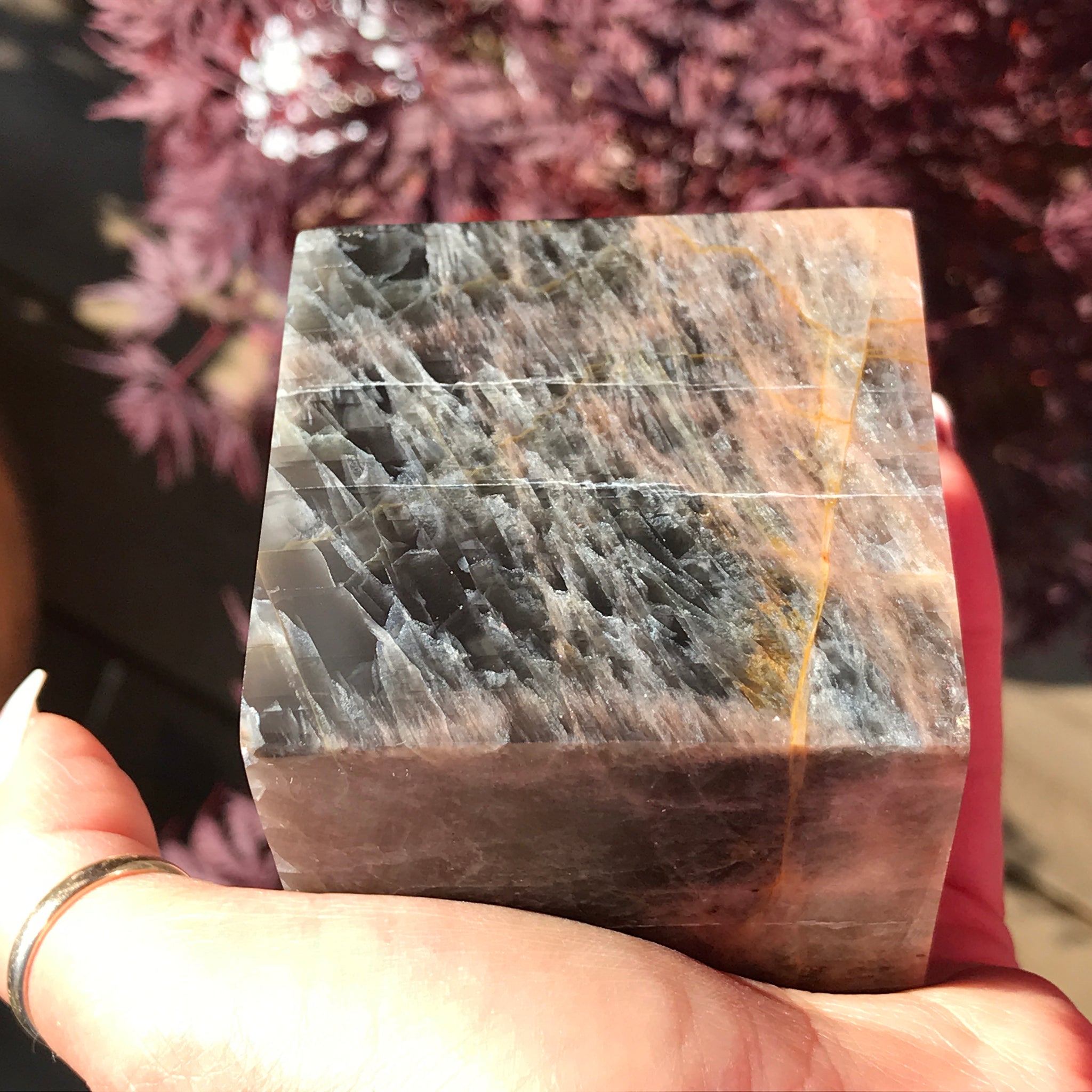 Moonstone Black - Cube Large