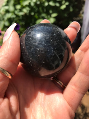 Onyx Sphere - Black Medium